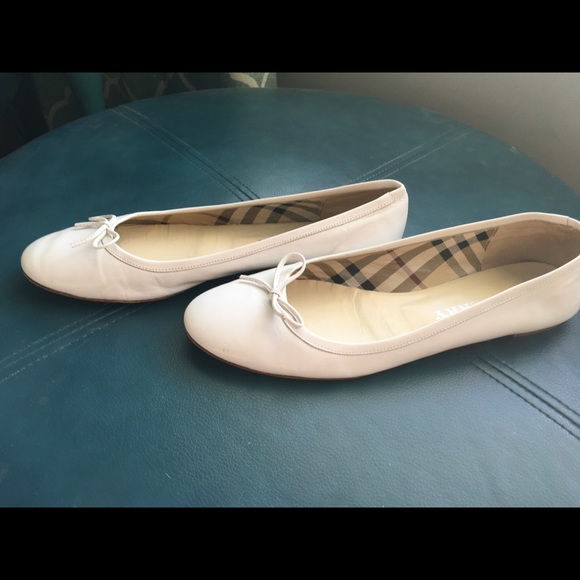 Burberry flats - Picture 4 of 8